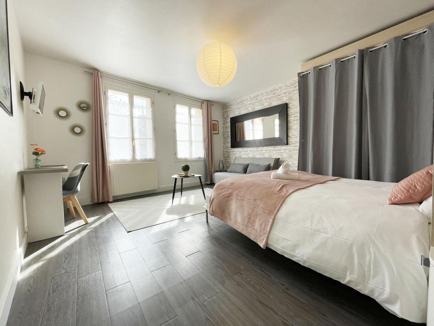 Apartament L'Aviateur - Self Check In Chartres Zewnętrze zdjęcie